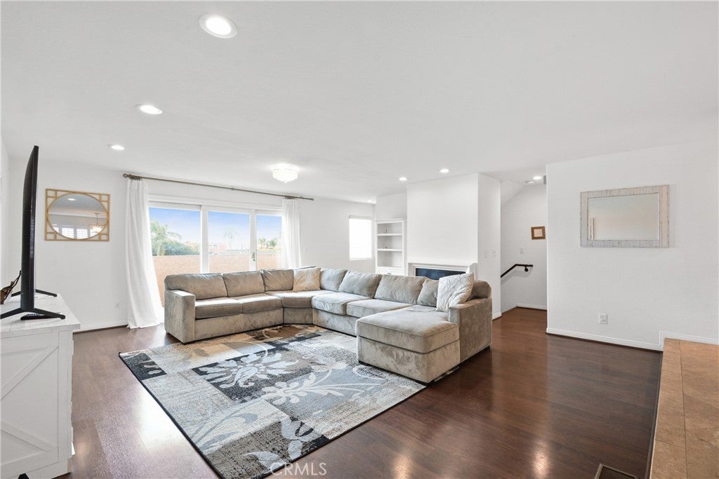 1158 W 11th Street