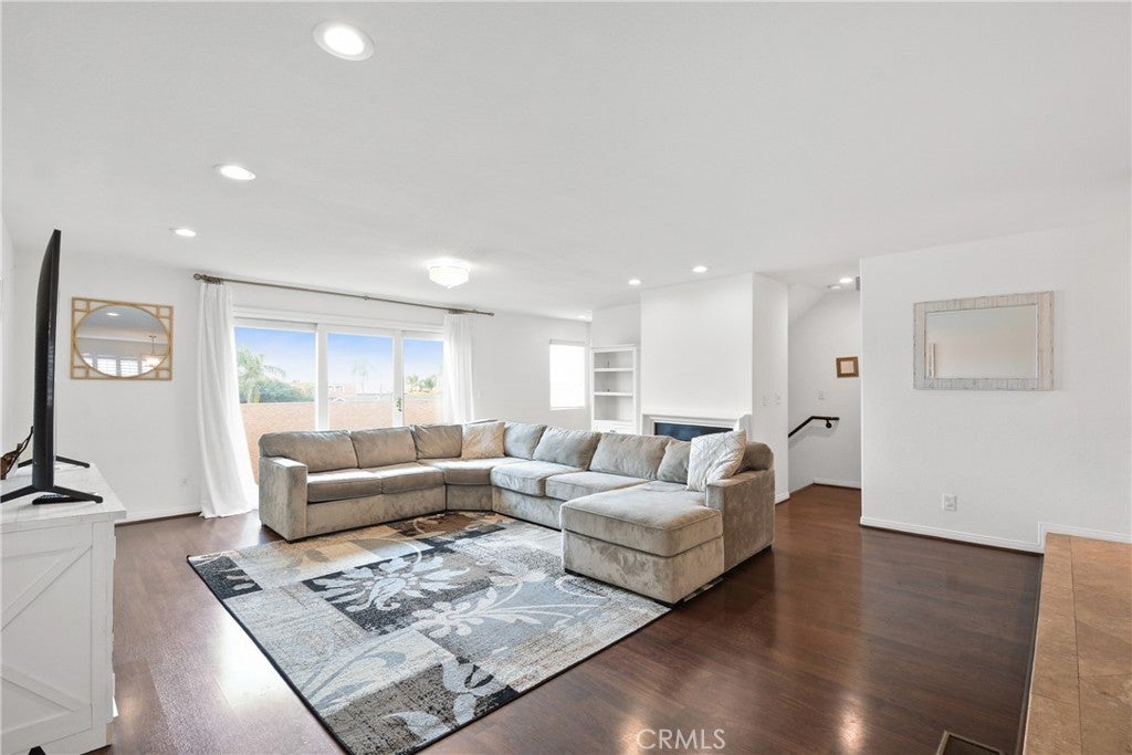 1158 W 11th Street