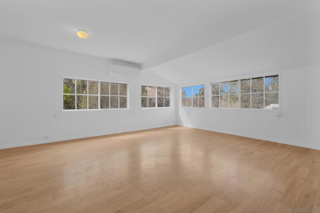 Julian - Residential