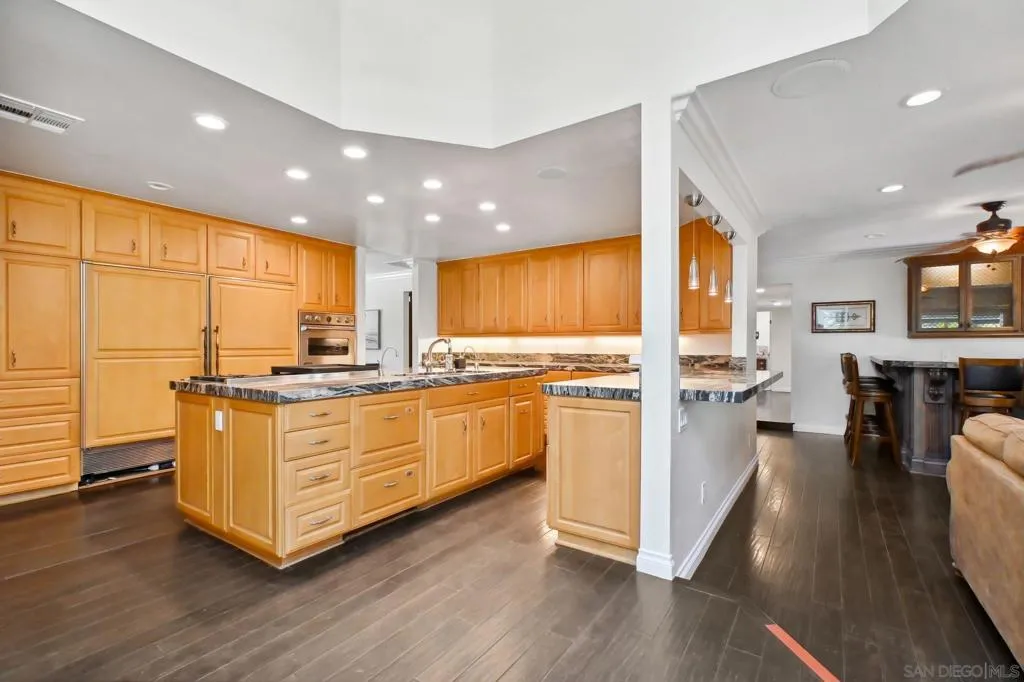 El Cajon, California 92021, United States, 3 Bedrooms Bedrooms, ,2 BathroomsBathrooms,Residential,Pending,157062