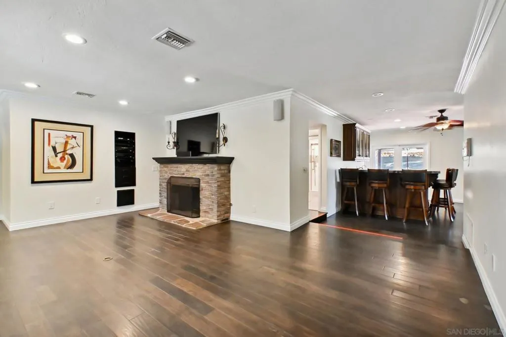 El Cajon, California 92021, United States, 3 Bedrooms Bedrooms, ,2 BathroomsBathrooms,Residential,Pending,157062