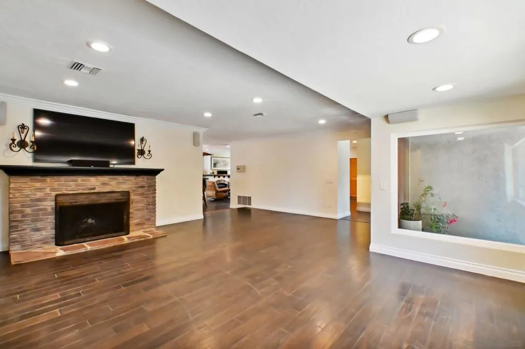 El Cajon, California 92021, United States, 3 Bedrooms Bedrooms, ,2 BathroomsBathrooms,Residential,Pending,157062