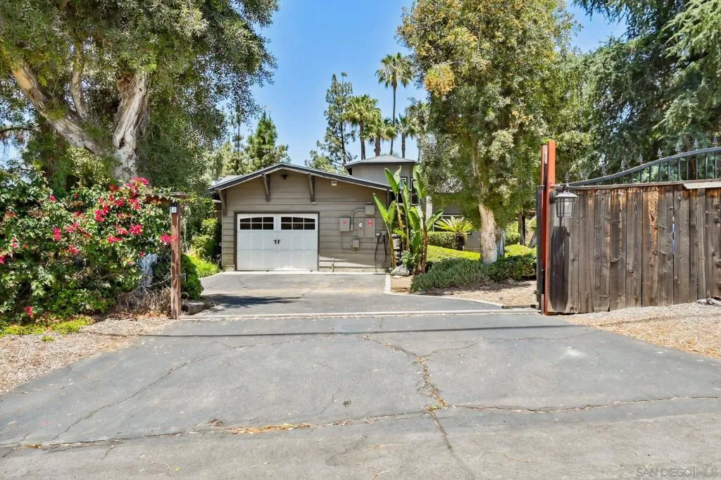 El Cajon, California 92021, United States, 3 Bedrooms Bedrooms, ,2 BathroomsBathrooms,Residential,Pending,157062