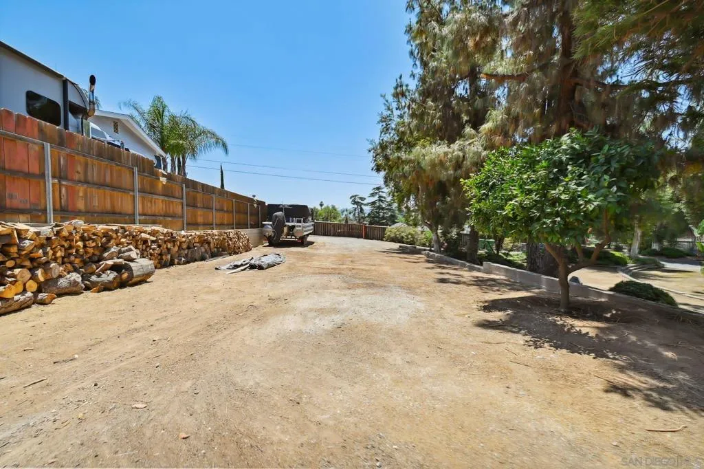 El Cajon, California 92021, United States, 3 Bedrooms Bedrooms, ,2 BathroomsBathrooms,Residential,Pending,157062