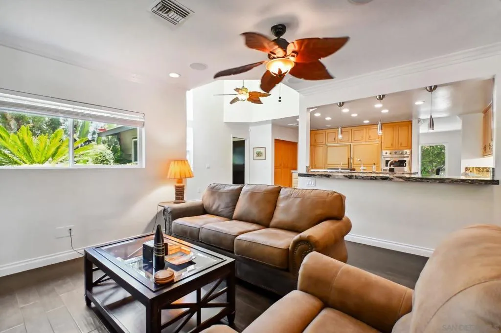 El Cajon, California 92021, United States, 3 Bedrooms Bedrooms, ,2 BathroomsBathrooms,Residential,Pending,157062