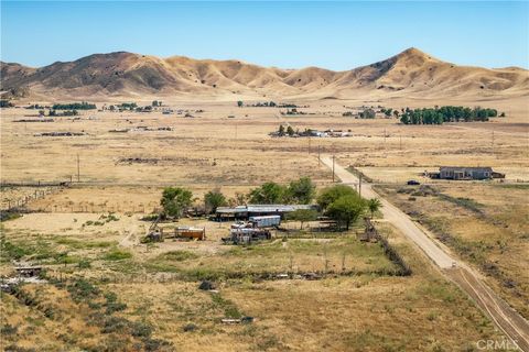 Tiny photo for 13470 De Sabla, Santa Margarita, CA 93453 (MLS # SC26108099)