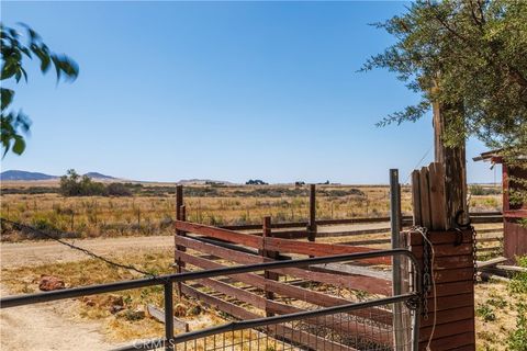 Tiny photo for 13470 De Sabla, Santa Margarita, CA 93453 (MLS # SC26108099)