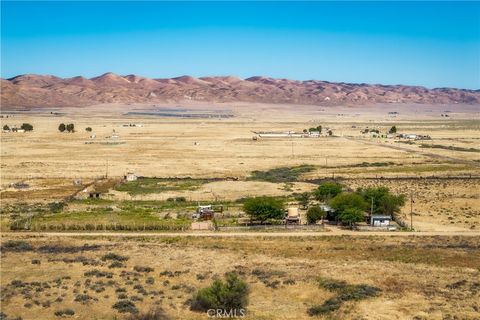 Tiny photo for 13470 De Sabla, Santa Margarita, CA 93453 (MLS # SC26108099)