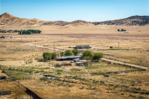 Tiny photo for 13470 De Sabla, Santa Margarita, CA 93453 (MLS # SC26108099)