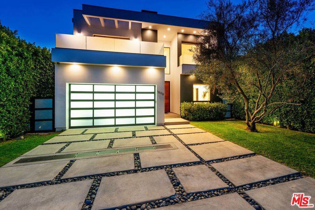 Photo of 1609 N Stanley Avenue, Los Angeles, CA 90046 (MLS # 25573737)