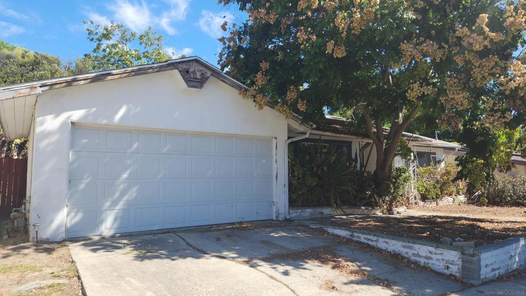 Just in time for the holidays! Unique opportunity to obtain homeownership in Oceanside. Inflation be darned! This home is a "Do It Yourself" (DIY) dream come true. Very spacious lot. What this home becomes is only limited by your imagination. Go see before it's "gobbled" up!
