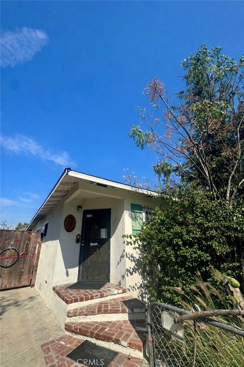 25 E Plymouth Long Beach CA 90805