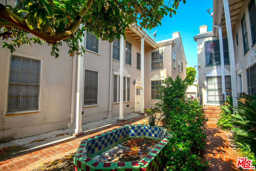 707 - 709 Crenshaw Boulevard