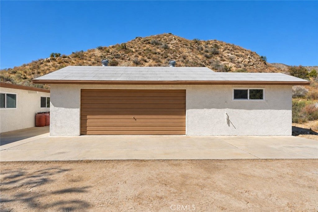 49624 Oak Drive