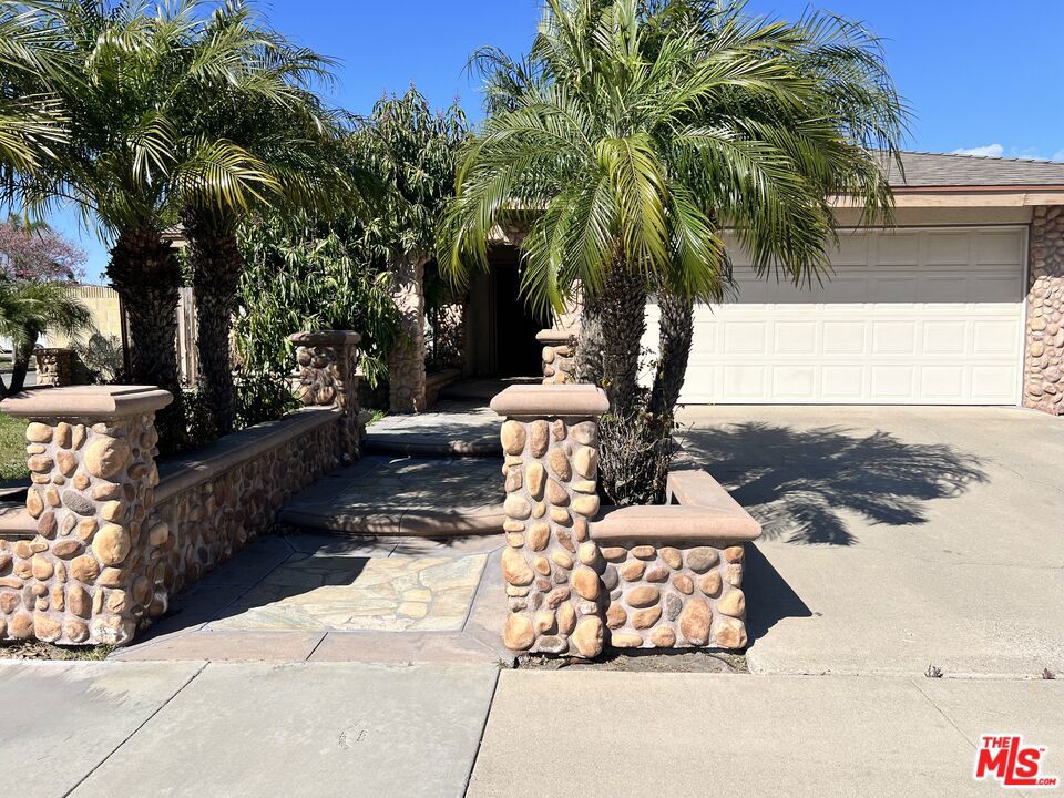 2513 W Fulcrum Place