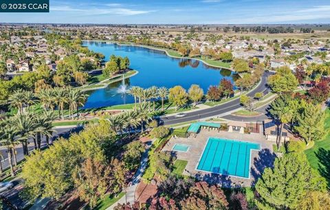 Photo of 2358 Winchester Loop, Discovery Bay, CA 94505 (MLS # 41113833)