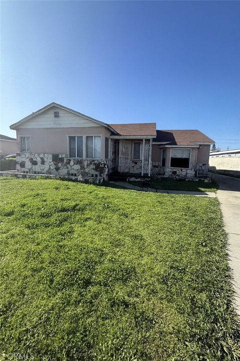 Photo of 803 N Grandee Ave, Compton, CA 90220 (MLS # SW25272636)