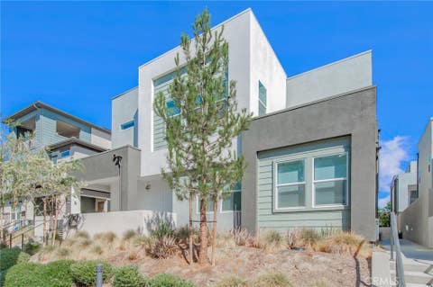 Photo of 158 Sentosa, Irvine, CA 92618 (MLS # OC26180922)