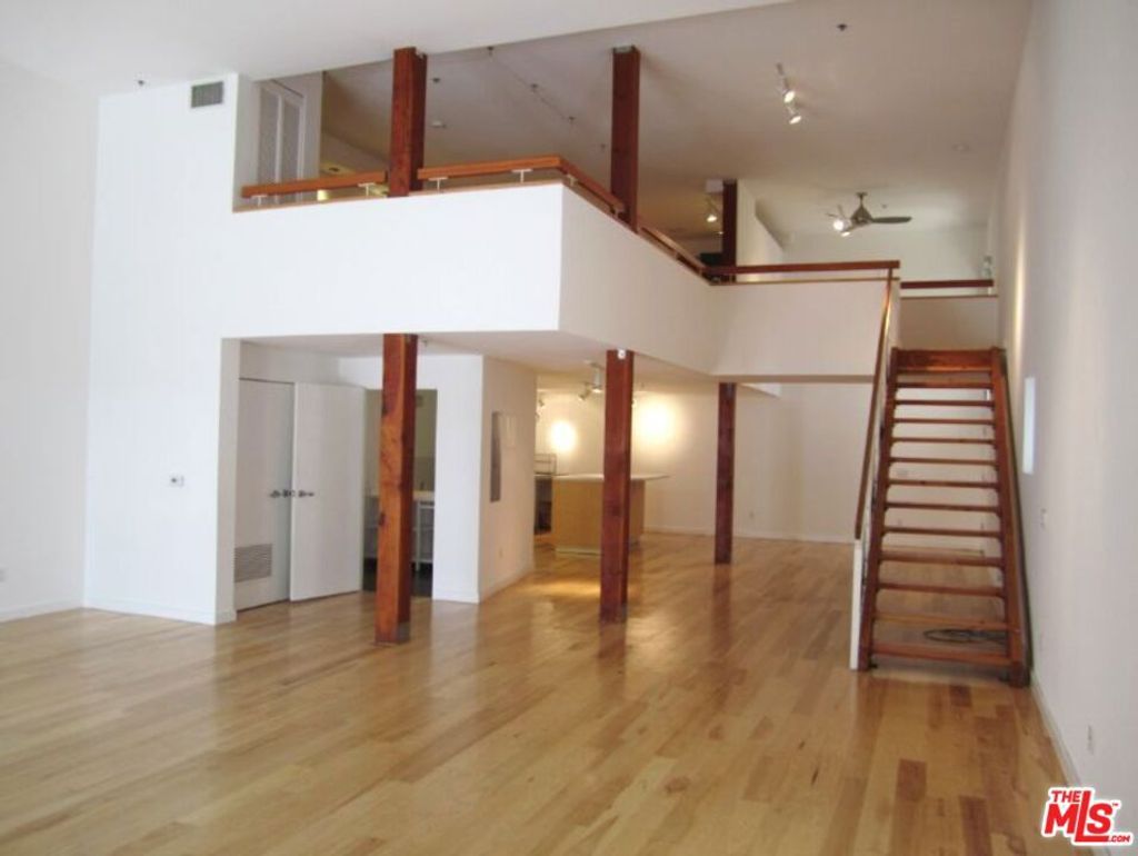 Photo of 615 Hampton Drive #C101, Venice, CA 90291 (MLS # 25621023)