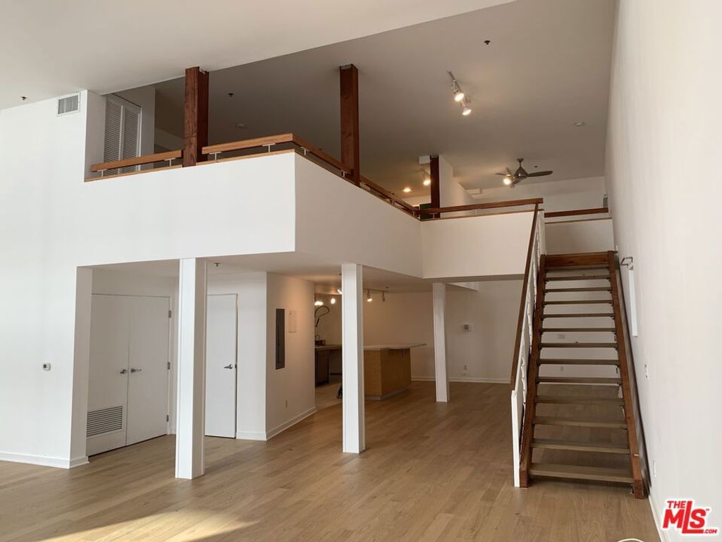 Photo of 615 Hampton Drive #C101, Venice, CA 90291 (MLS # 25621023)