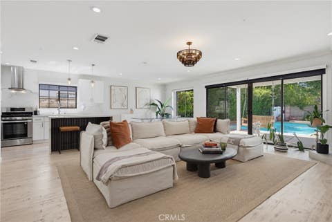 Photo of 13547 Bessemer Street, Sherman Oaks, CA 91401 (MLS # SB26171143)