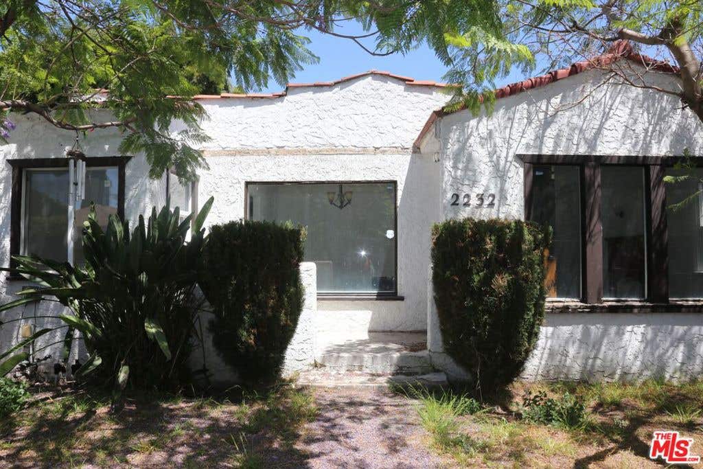 Photo of 2232 S Ridgeley Drive, Los Angeles, CA 90016 (MLS # 26854225)