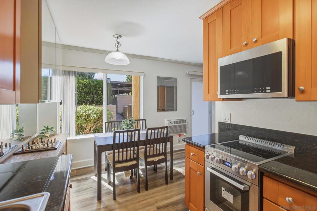 8581 Villa La Jolla J