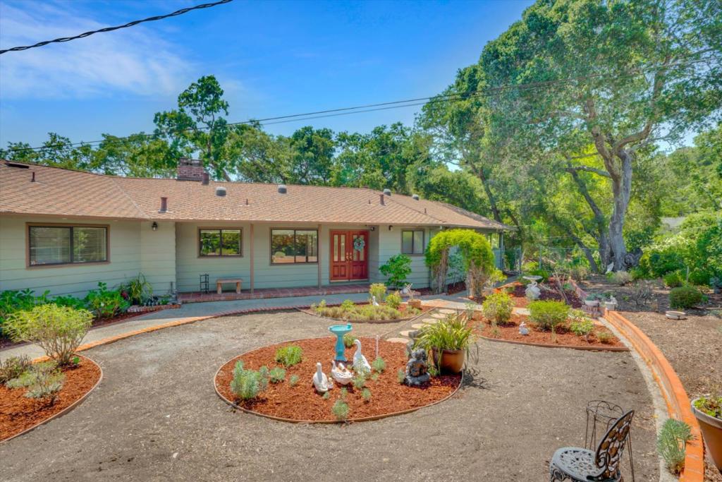 10 Bear Gulch Drive