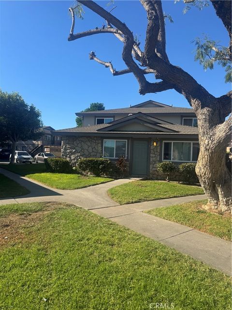 Photo of 1733 Normandy Pl #73A Pl, Santa Ana, CA 92705 (MLS # OC25243049)
