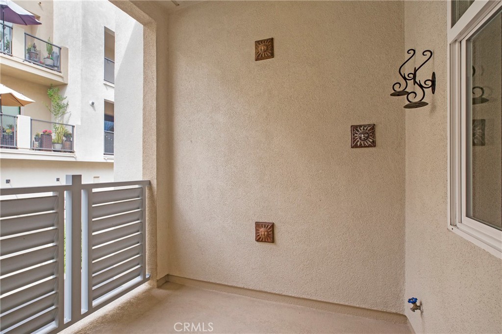 vANTIS - Residential Lease