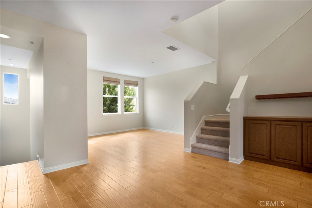 vANTIS - Residential Lease