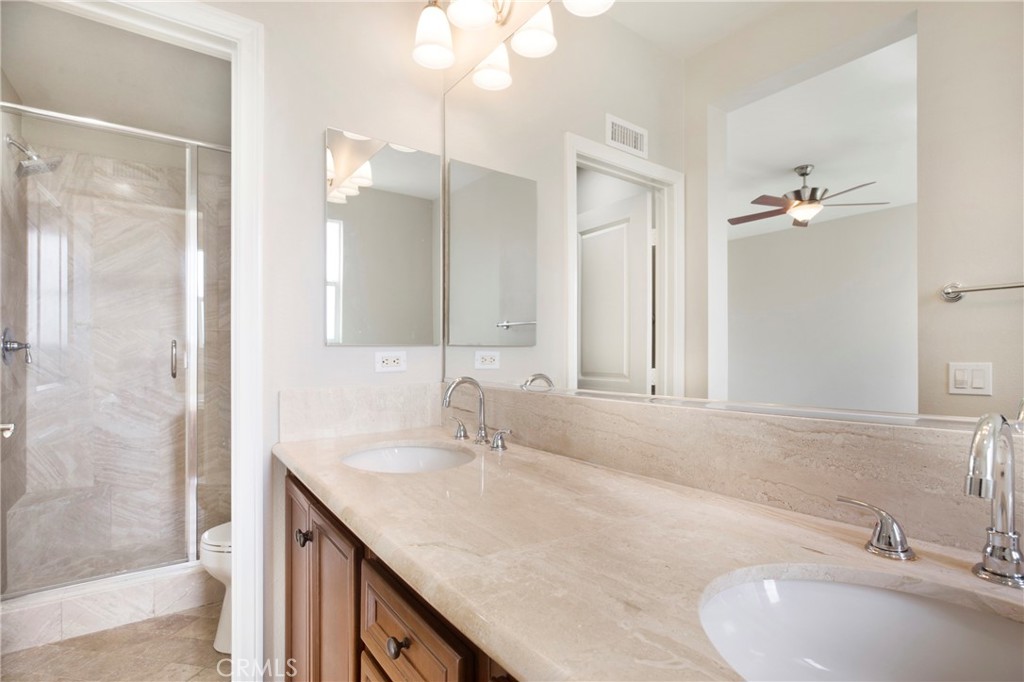 vANTIS - Residential Lease