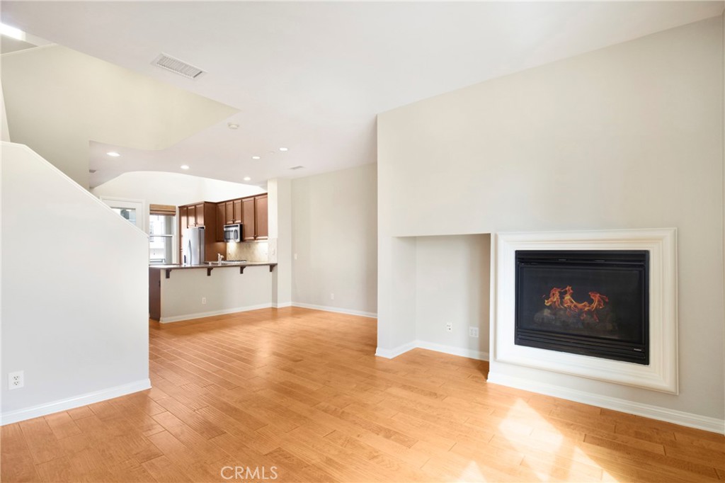 vANTIS - Residential Lease