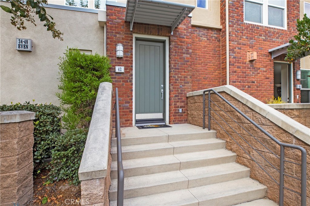 vANTIS - Residential Lease