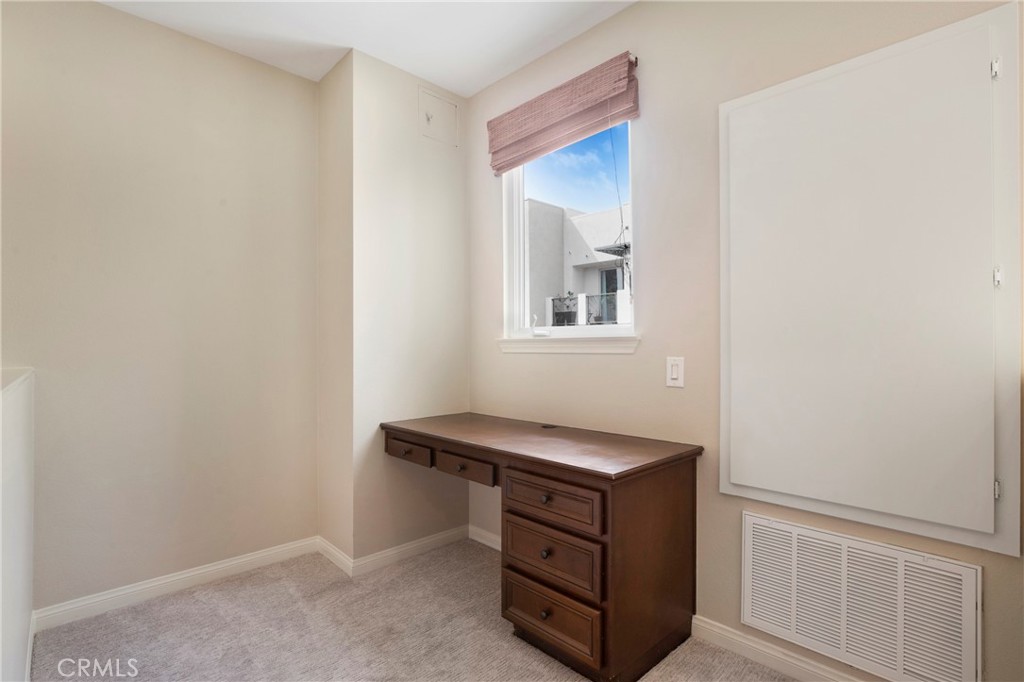 vANTIS - Residential Lease