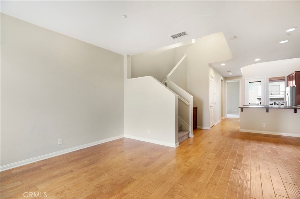 vANTIS - Residential Lease