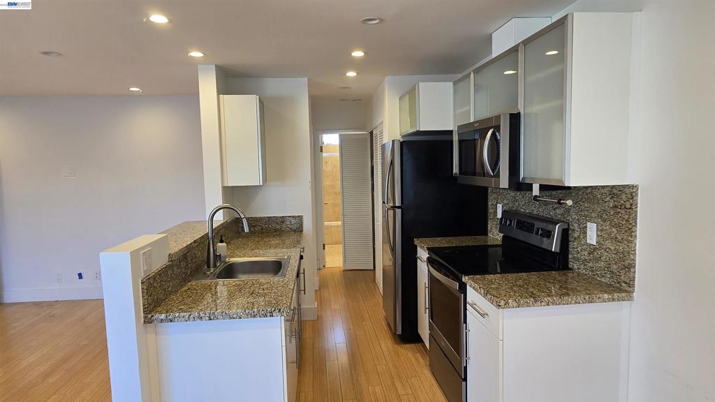 2884 Sawtelle Blvd 217