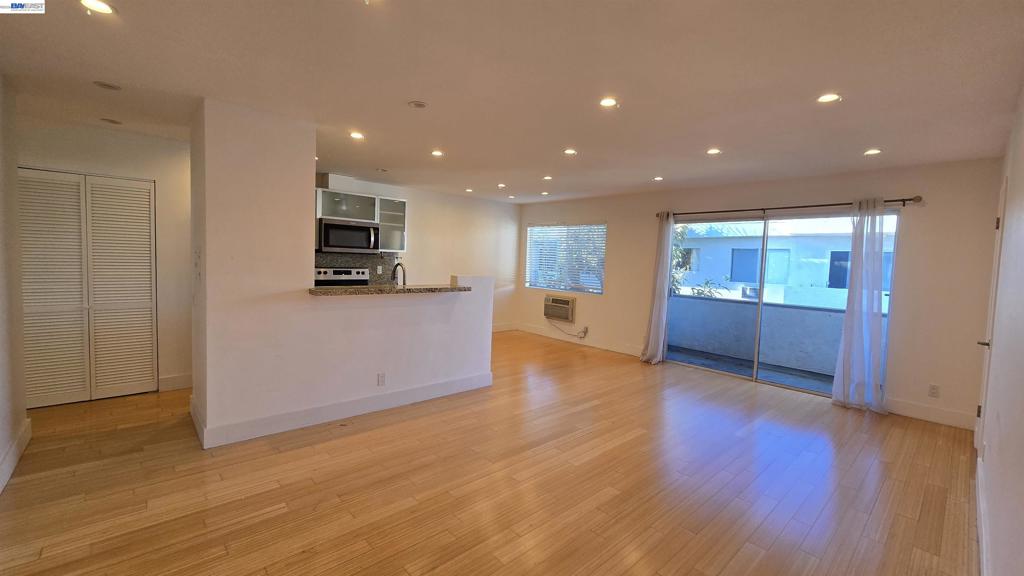 2884 Sawtelle Blvd 217