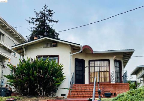 Photo of 681 Capell St St, Oakland, CA 94610 (MLS # 41119597)