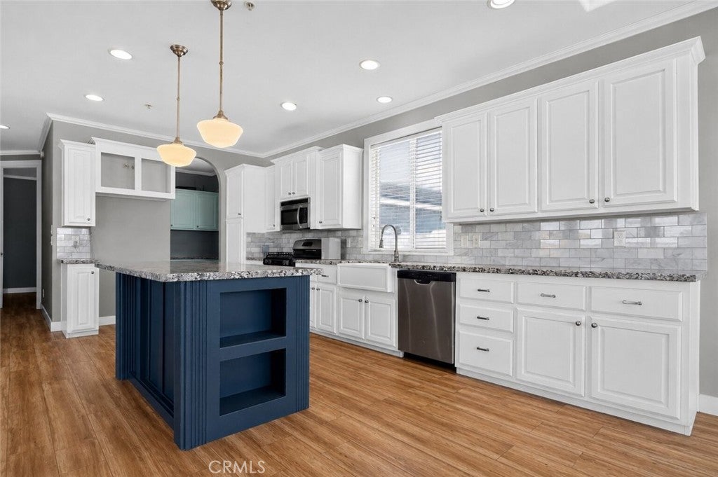 11152 E Avenue V12