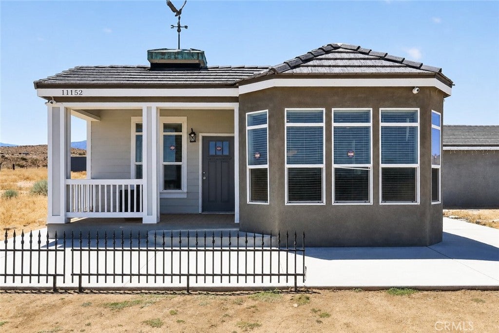 11152 E Avenue V12