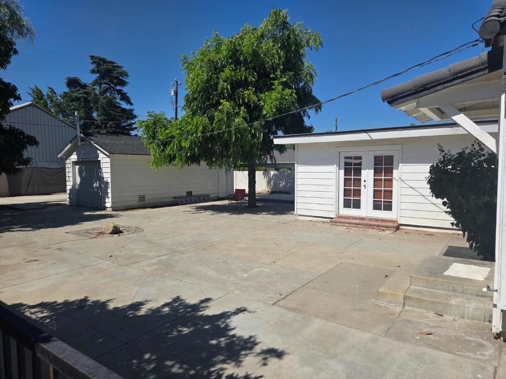 1506 W 5th Street