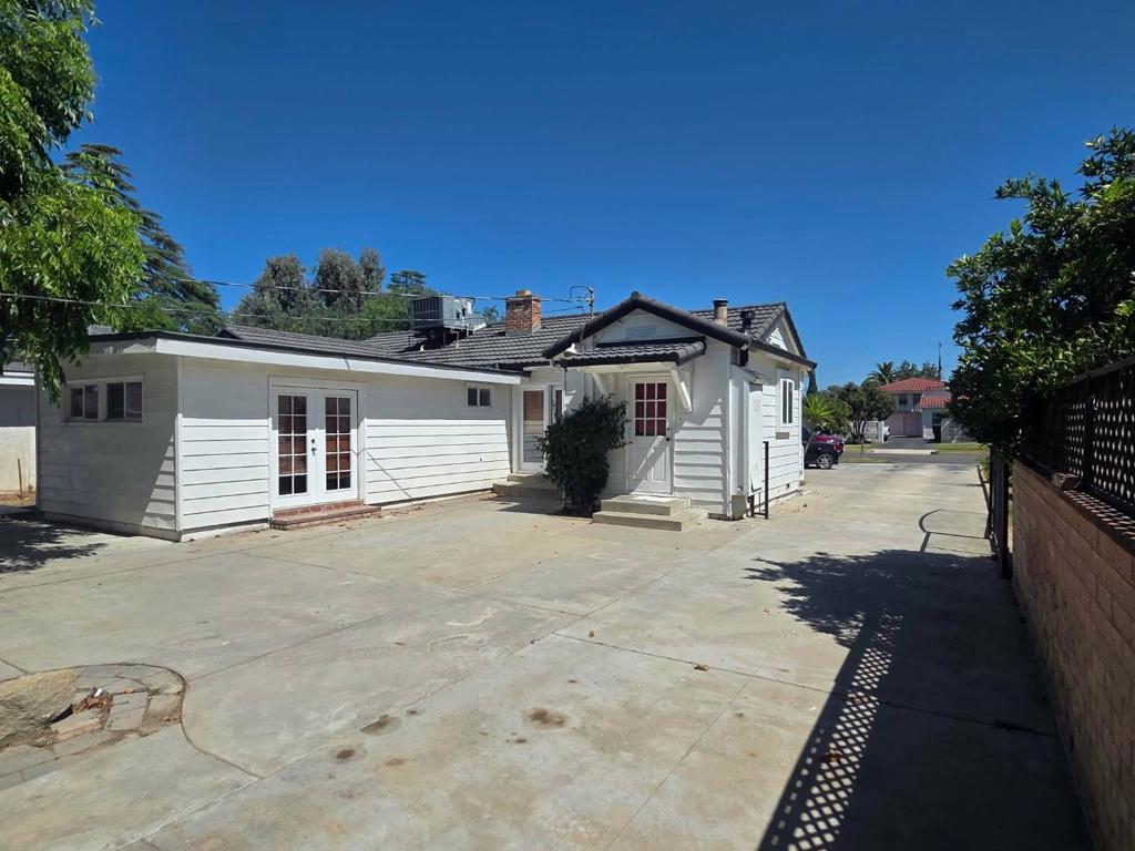 1506 W 5th Street