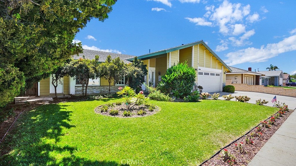 3004 N Rippling Creek