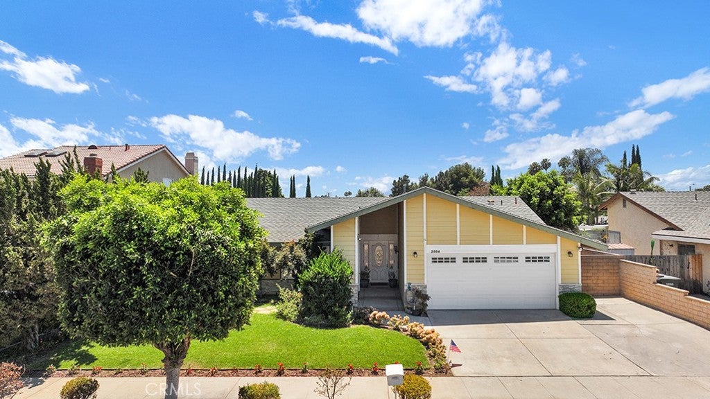 3004 N Rippling Creek