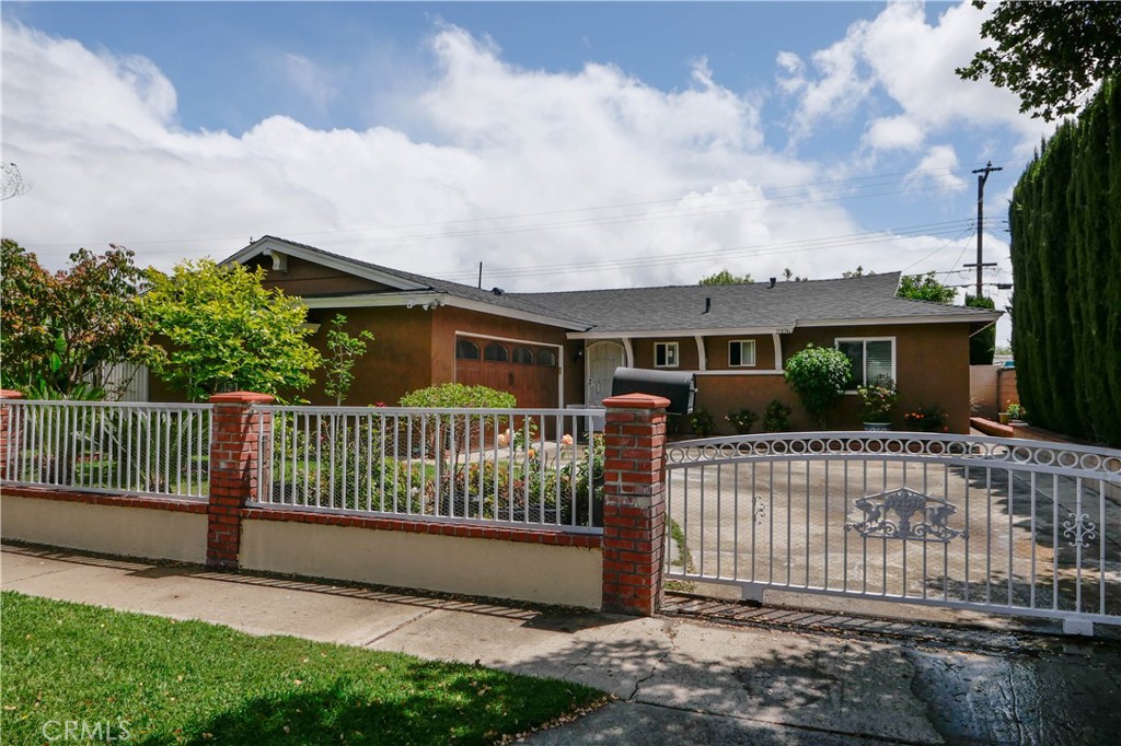2326 W Saint Gertrude Place