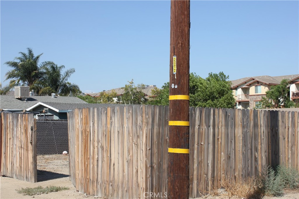 This rare, flat parcel offers the perfect opportunity to build your dream home or secure a valuable investment in a nice neighborhood in Lake Elsinore.
Walking distance to the lake, where you'll enjoy outdoor recreation just moments from your doorstep.
Ideally situated near shopping, schools, major freeways, and the local stadium, this lot offers unmatched convenience for everyday living.
The property already benefits from an electrical pole directly outside, and both public water and gas services are available, making development hassle-free. Additionally, there may be the potential to connect to the public sewer system, further enhancing the lot's development prospects.
Don’t miss out on this great opportunity!