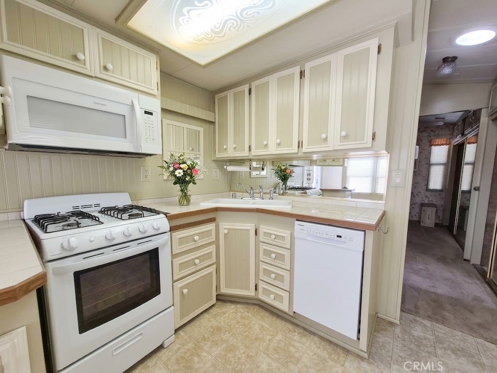 1295 S Cawston 38