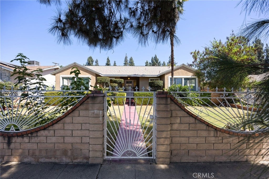 15739 Chatsworth