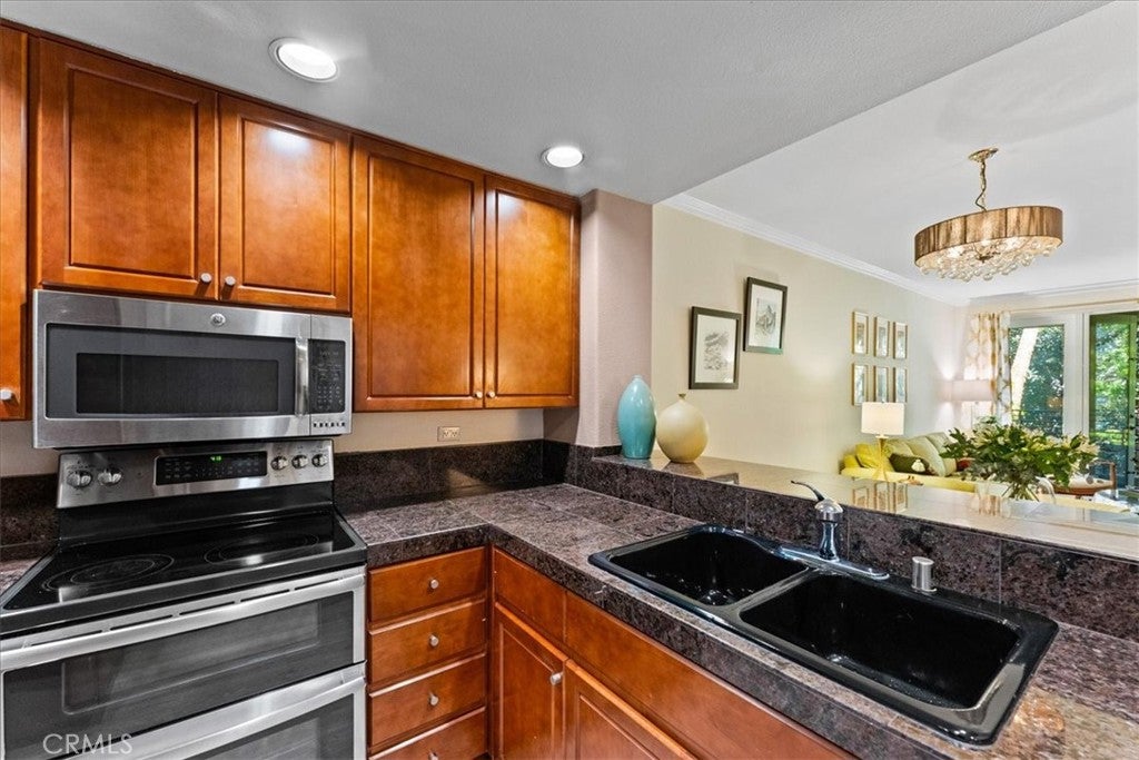 2253 Martin 207, Irvine CA 92612 - Photo 9